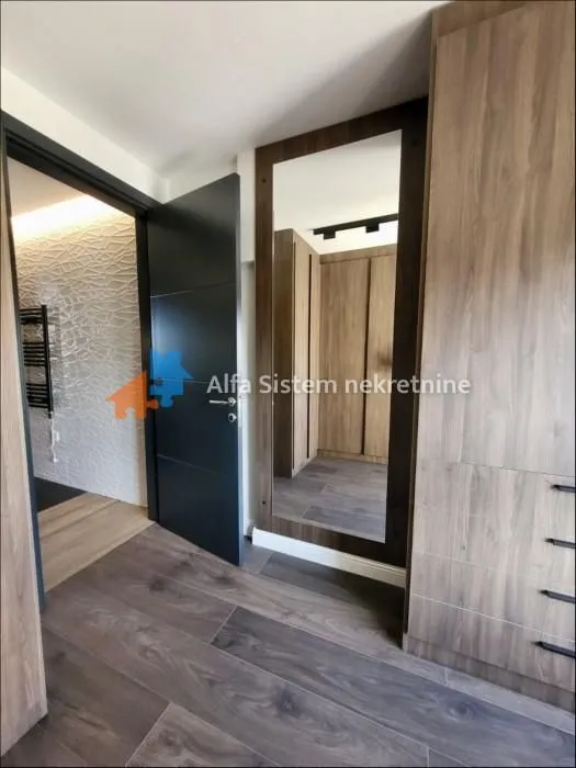Prodaja, stan, 197m², Kalenić Pijaca, Vračar Sve Podlokacije