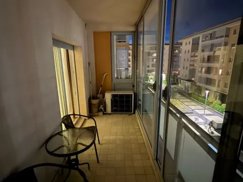 Izdavanje, dvosoban stan, 70m², City Kvart, Podgorica - image 8