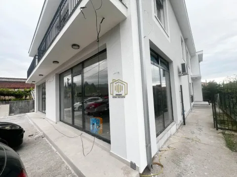 Poslovni prostor in Masline