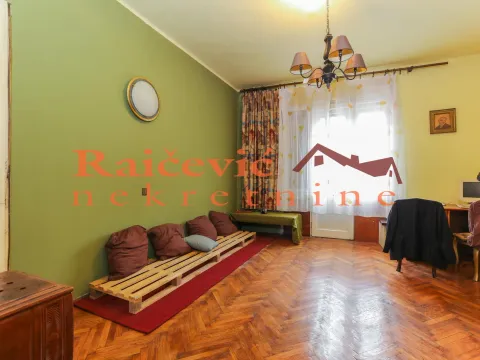 Sale, three bedroom apartment, 95m², Vračar, Šid - image 6