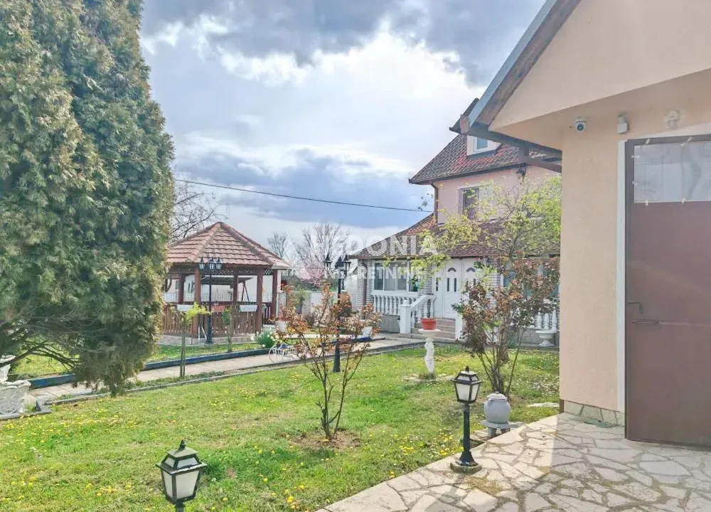 Prodaja, kuća, 106m², Centar, Ub