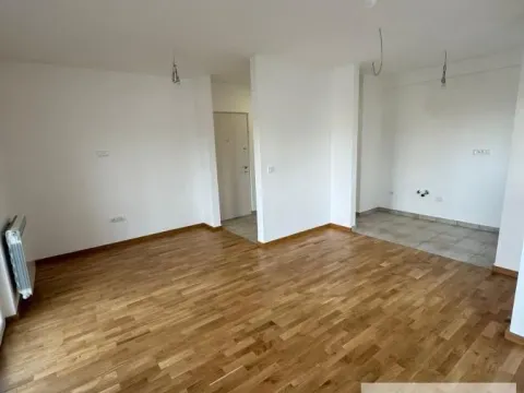 Rent, three bedroom apartment, 56m², Ledine, Beograd - image 10