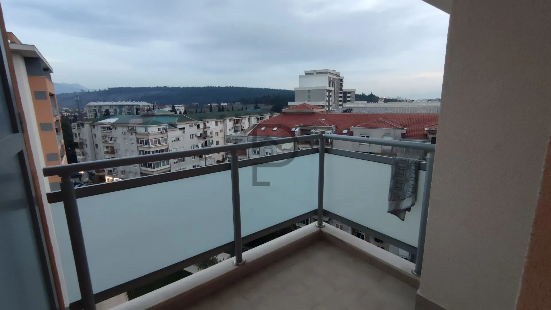 Rent, one bedroom apartment, 45m², City Kej, Podgorica