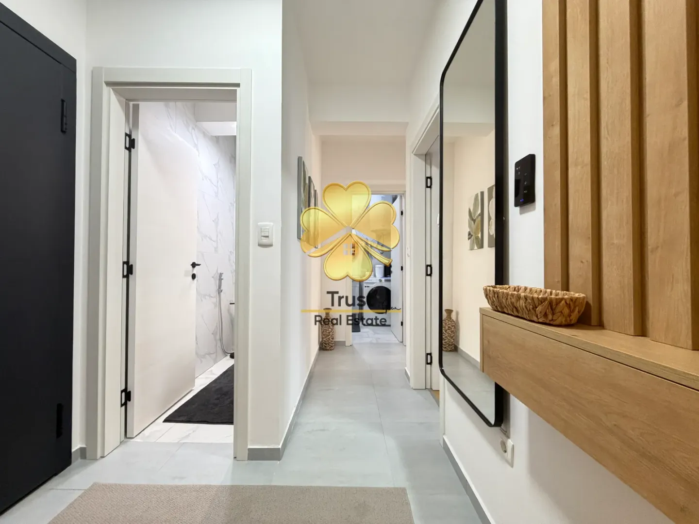 Izdavanje, dvosoban stan, 65m², Stari Aerodrom, Podgorica