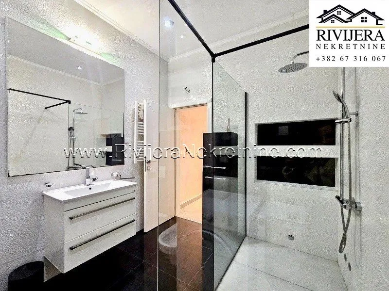 Prodaja, trosoban stan, 95m², Dobrota, Kotor
