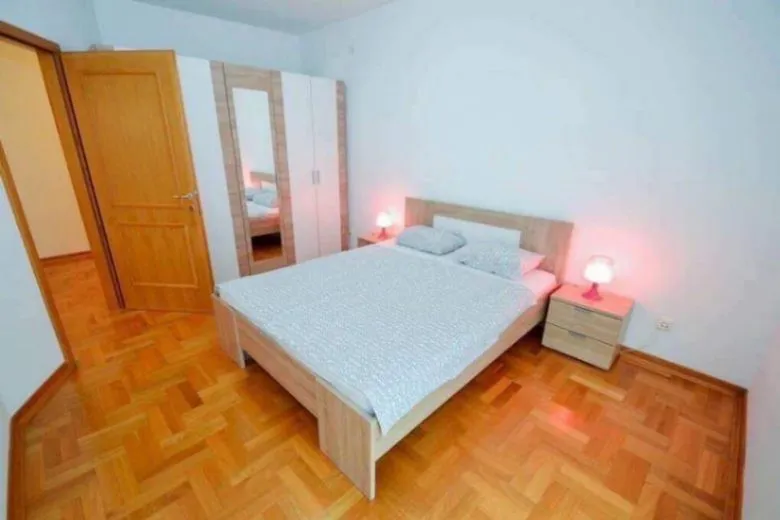 Prodaja, dvosoban stan, 72m², Đenovići, Herceg Novi