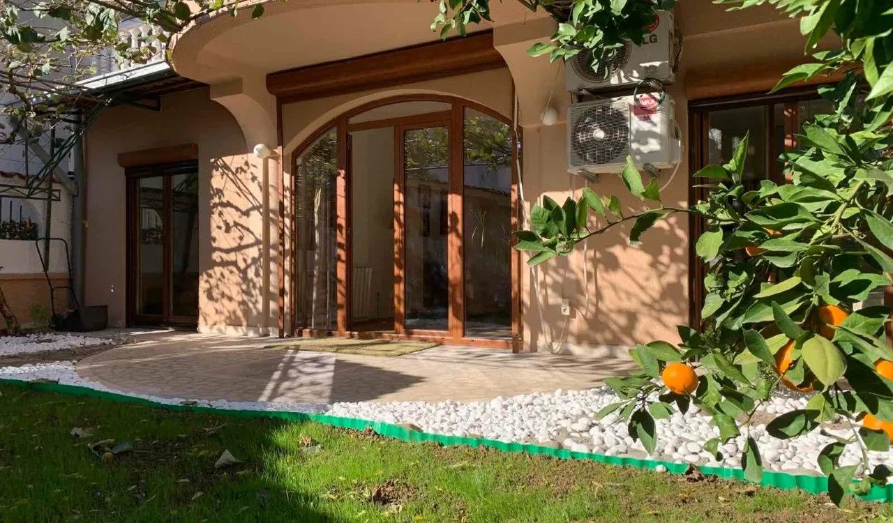 Izdavanje, trosoban stan, 110m², Gorica C, Podgorica