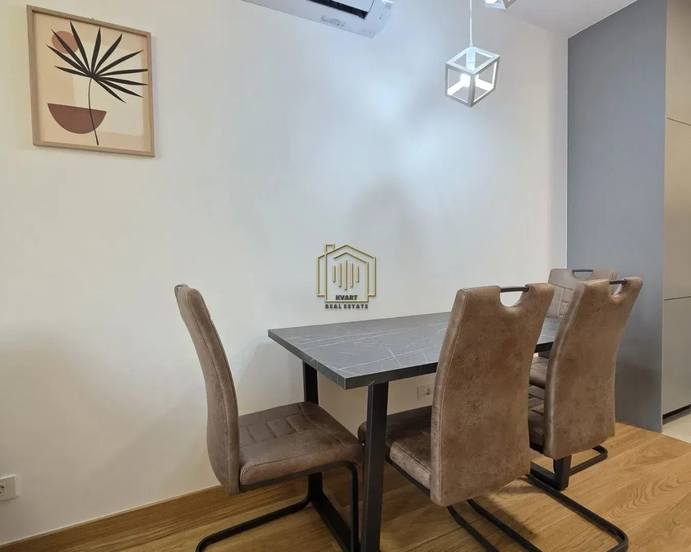 Izdavanje, jednosoban stan, 600m², New City, Podgorica