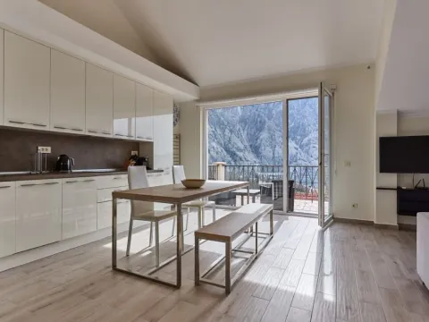 Sale, one bedroom apartment, 77m², Orahovac, Kotor