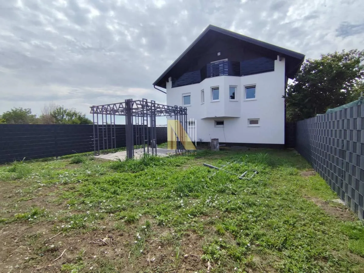 Prodaja, kuća, 260m², Veternik, Novi Sad Sve Podlokacije