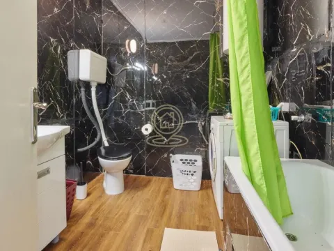 Rent, two bedroom apartment, 55m², Savski Venac, Beograd - image 20
