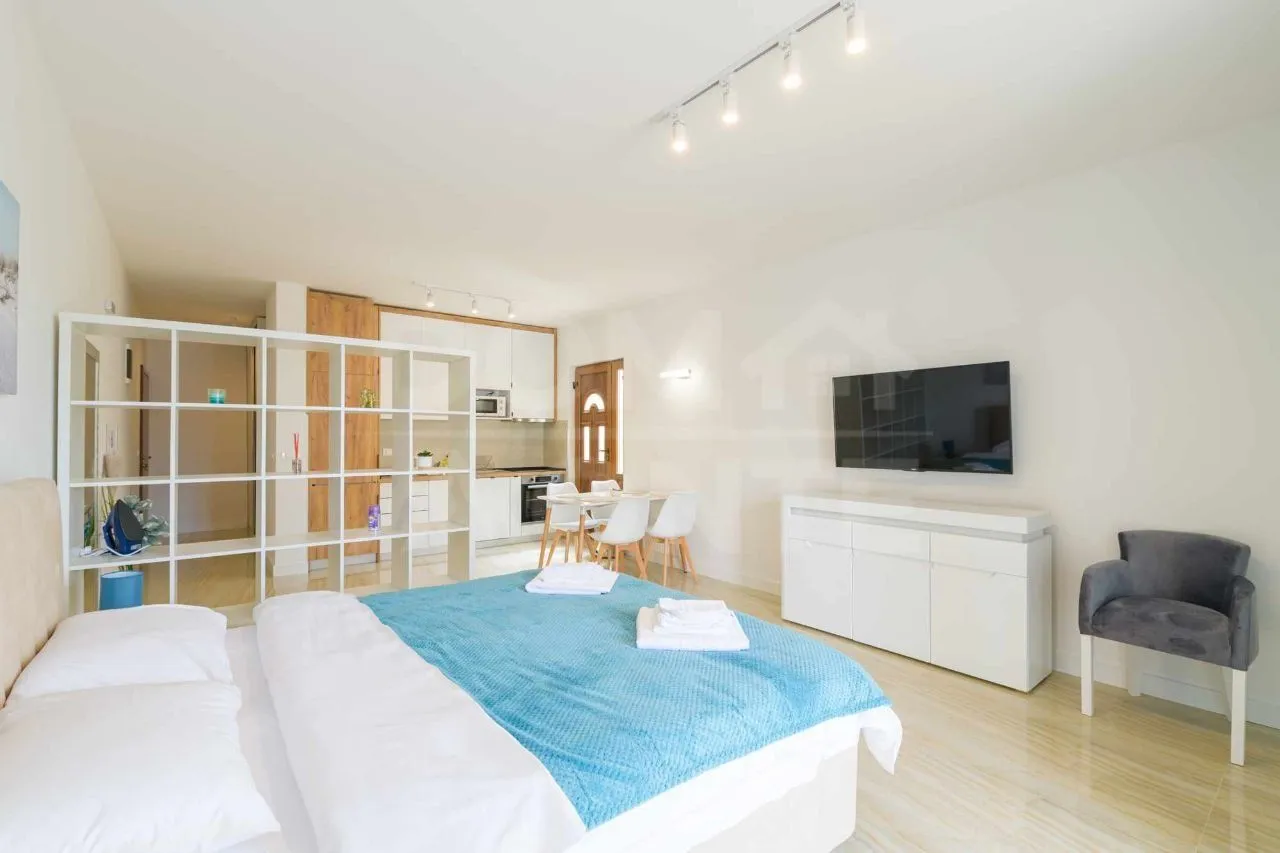 Rent, studio apartment, 52m², Tivat, Crna Gora