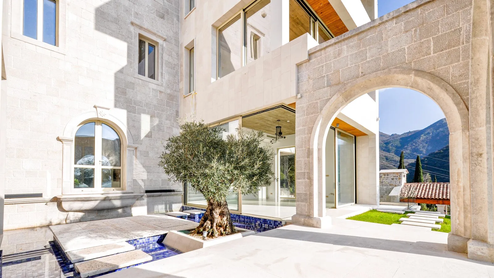 Prodaja, kuća, 791m², Donja Lastva, Tivat