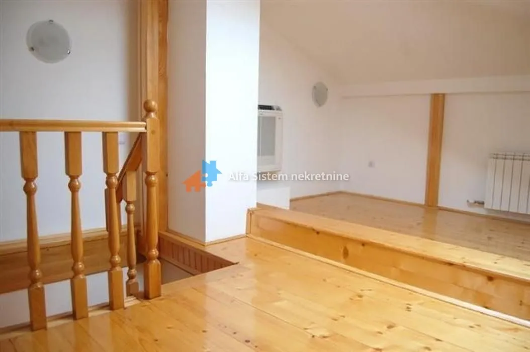 Izdavanje, stan, 300m², Savski Venac, Beograd