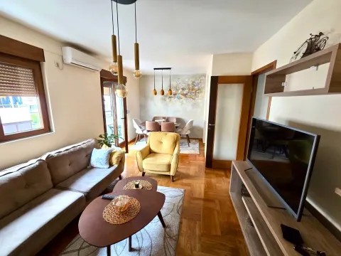 Rent, two bedroom apartment, 70m², Stari Aerodrom, Podgorica - image 2