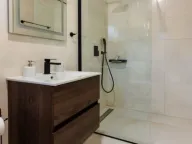 Izdavanje, jednosoban stan, 42m², Bečići, Budva - image 10