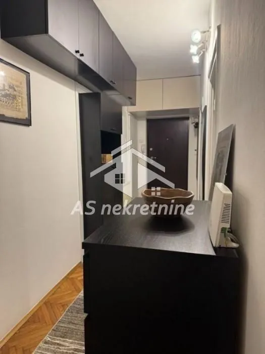 Izdavanje, četvorosoban stan, 79m², Autokomanda, Voždovac Sve Podlokacije