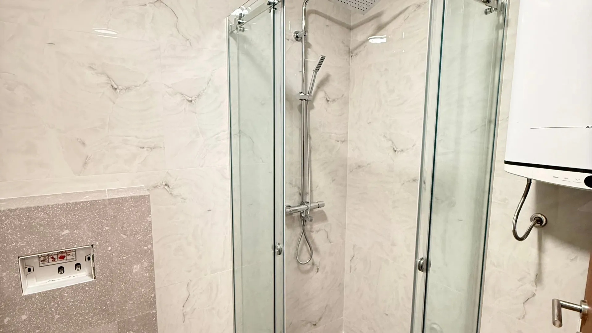 Prodaja, dvosoban stan, 67m², Rozino, Budva