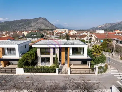 Rent, house, 262m², Gornja Gorica, Podgorica - image 3