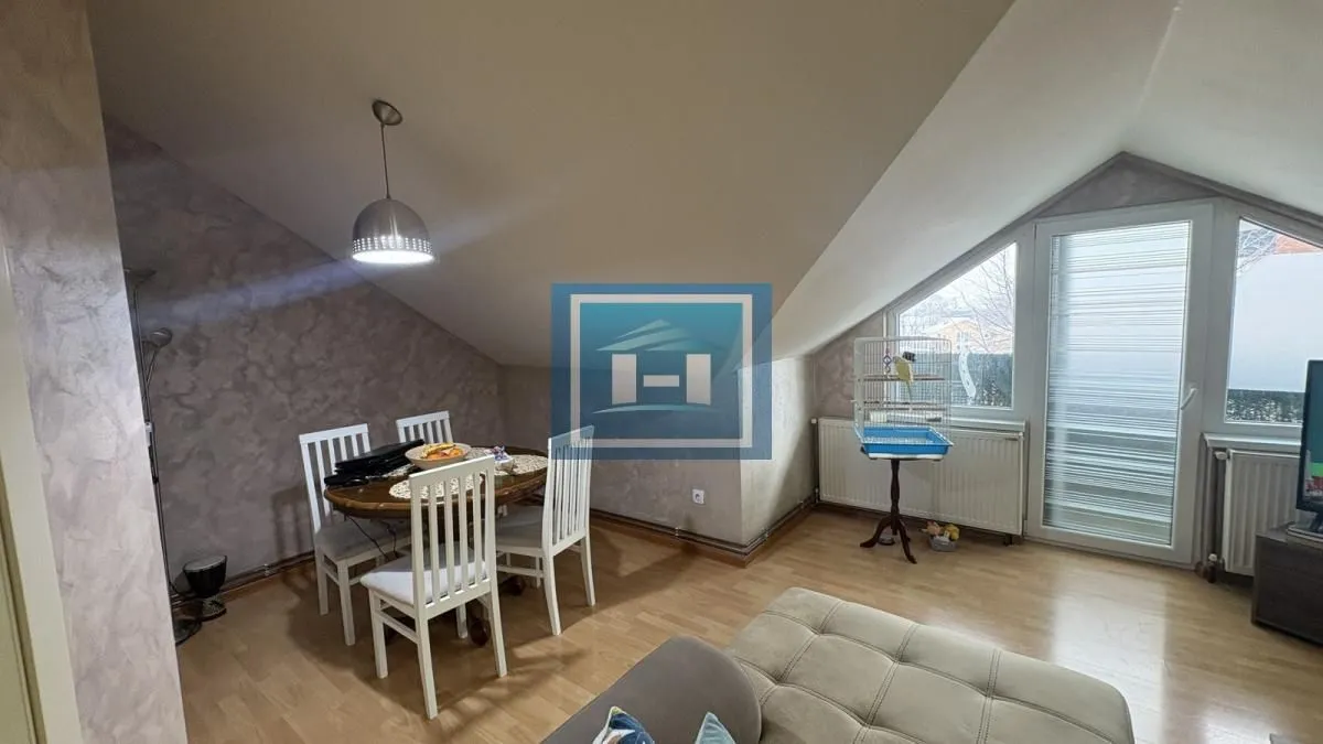 Prodaja, trosoban stan, 69m², Vašarište, Jagodina