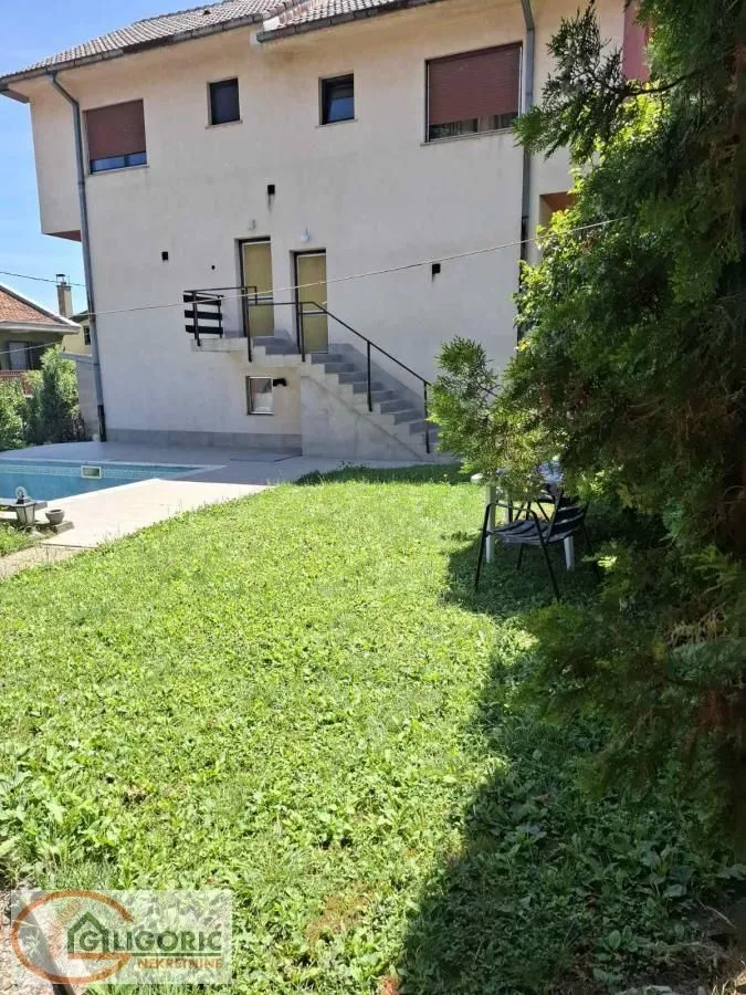 Sale, house, 1000m², Selters Banja, Mladenovac