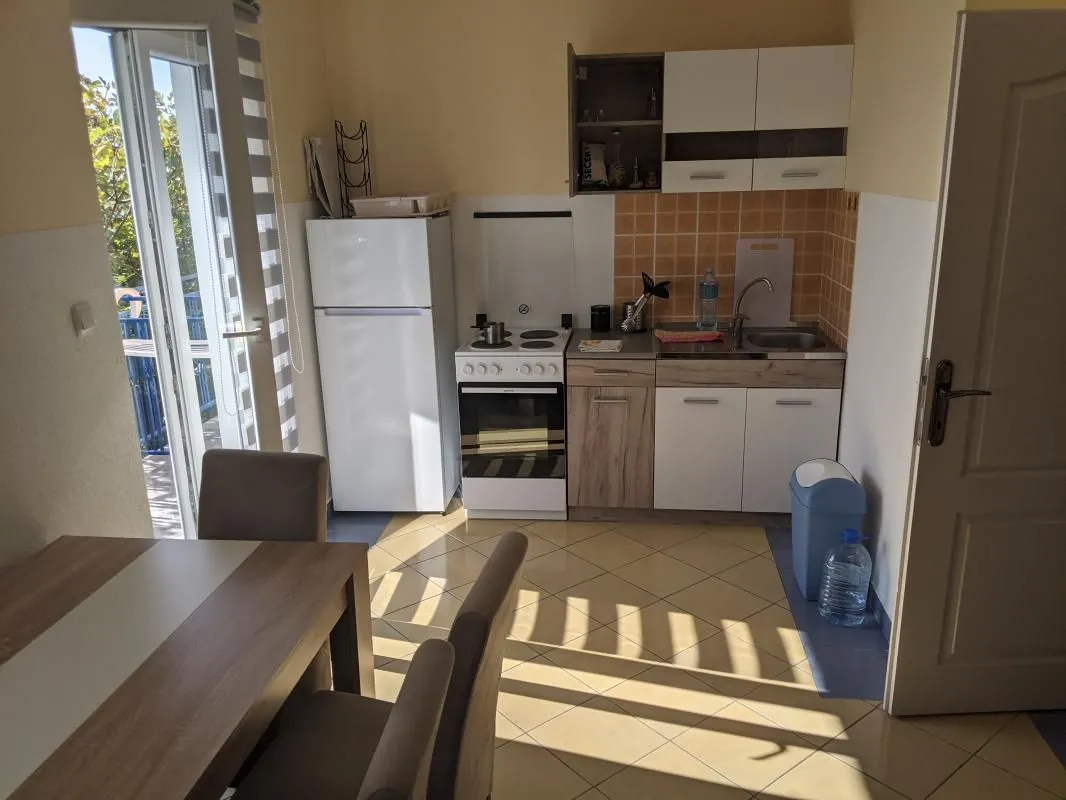 Izdavanje, jednosoban stan, 54m², Bijela, Herceg Novi