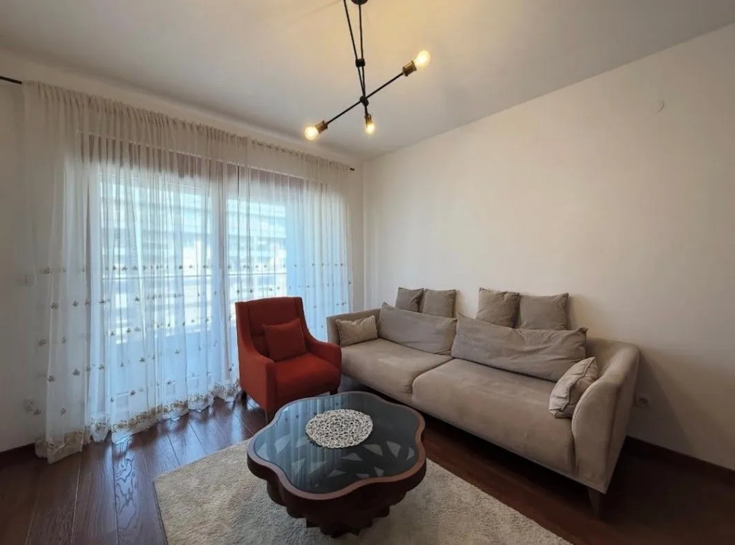 Izdavanje, jednosoban stan, 53m², Master Kvart, Podgorica