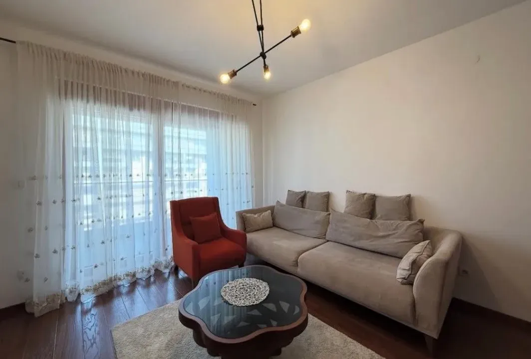 Izdavanje, jednosoban stan, 53m², Master Kvart, Podgorica