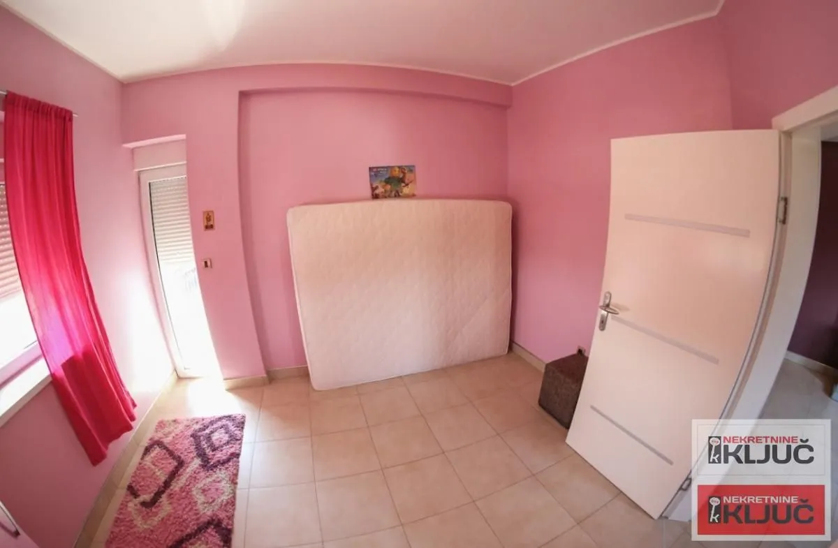 Rent, house, 1000m², Kać, Novi Sad Sve Podlokacije