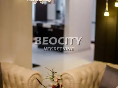 Izdavanje, četvorosoban stan, 240m², Kalenić Pijaca, Vračar Sve Podlokacije - image 12