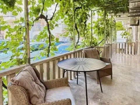 Prodaja, četvorosoban stan, 79m², Babilonija, Budva - image 1