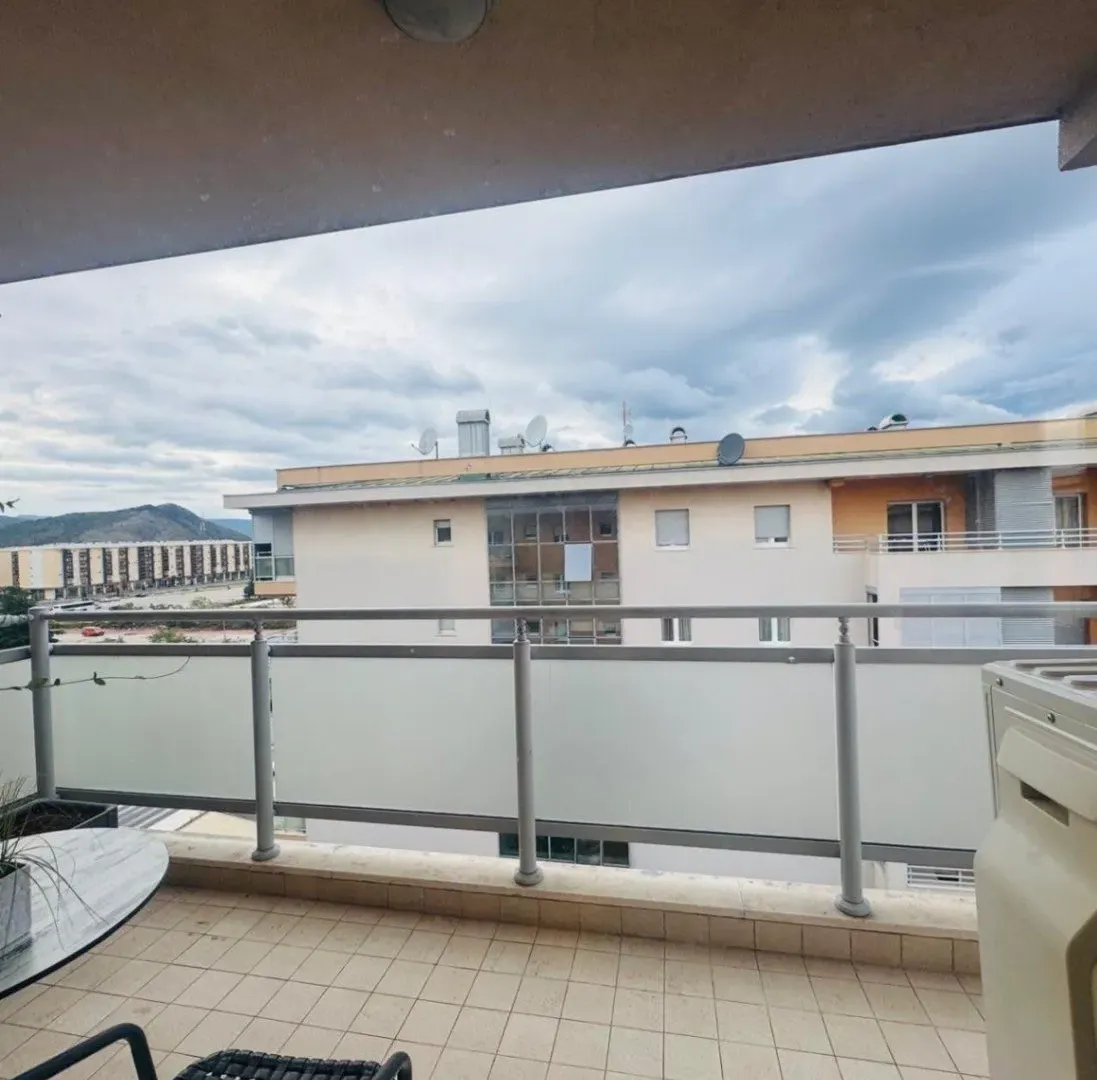 Izdavanje, jednosoban stan, 53m², City Kvart, Podgorica
