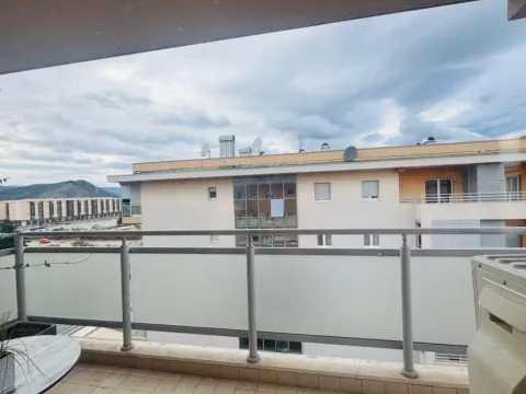 Izdavanje, jednosoban stan, 53m², City Kvart, Podgorica - image 9