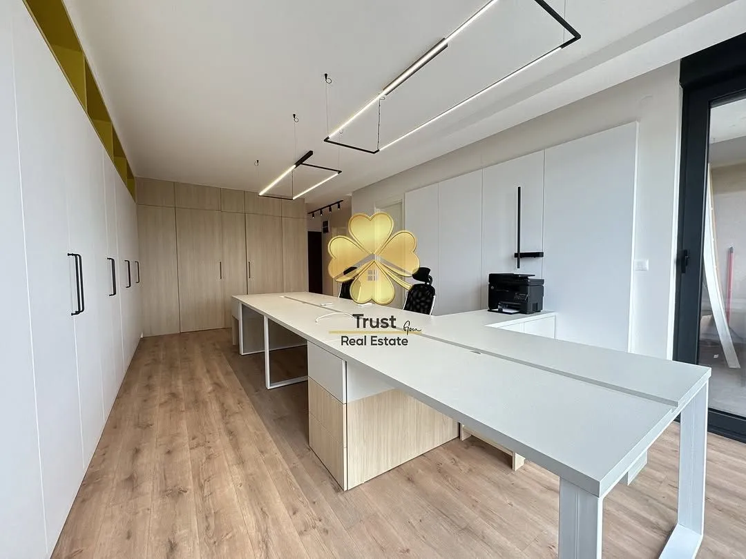 Rent, office space, 58m², Kod Capital Plaze, Podgorica