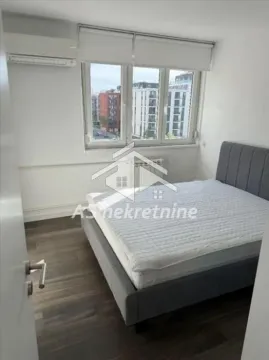 Rent, four bedroom apartment, 80m², Savski Venac, Beograd - image 7