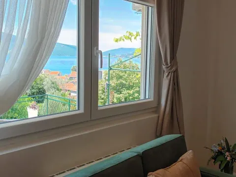 Rent, two bedroom apartment, 68m², Gornja Lastva, Tivat - image 10
