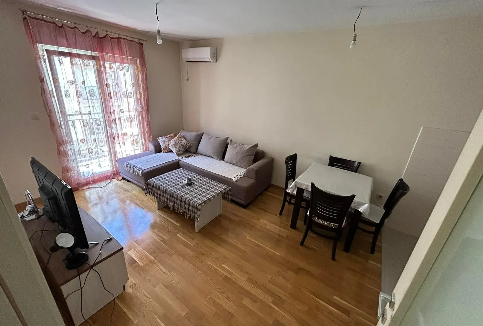 Izdavanje, jednosoban stan, 40m², Zabjelo, Podgorica