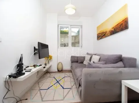 Izdavanje, jednosoban stan, 64m², Tivat, Crna Gora - image 2