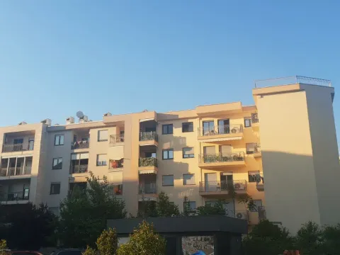 Izdavanje, jednosoban stan, 54m², Stara Varoš, Podgorica - image 2