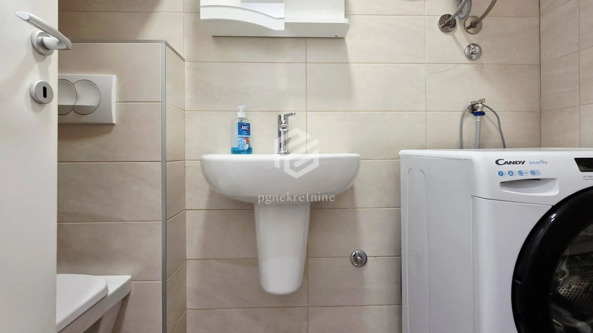 Rent, two bedroom apartment, 64m², City Kej, Podgorica