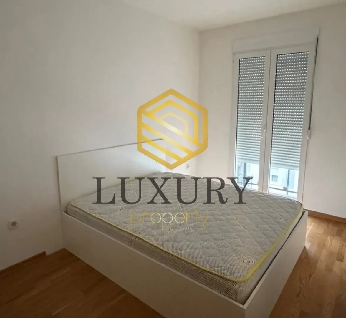 Rent, one bedroom apartment, 40m², Blok 6, Podgorica