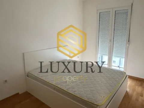 Rent, one bedroom apartment, 40m², Blok 6, Podgorica - image 10