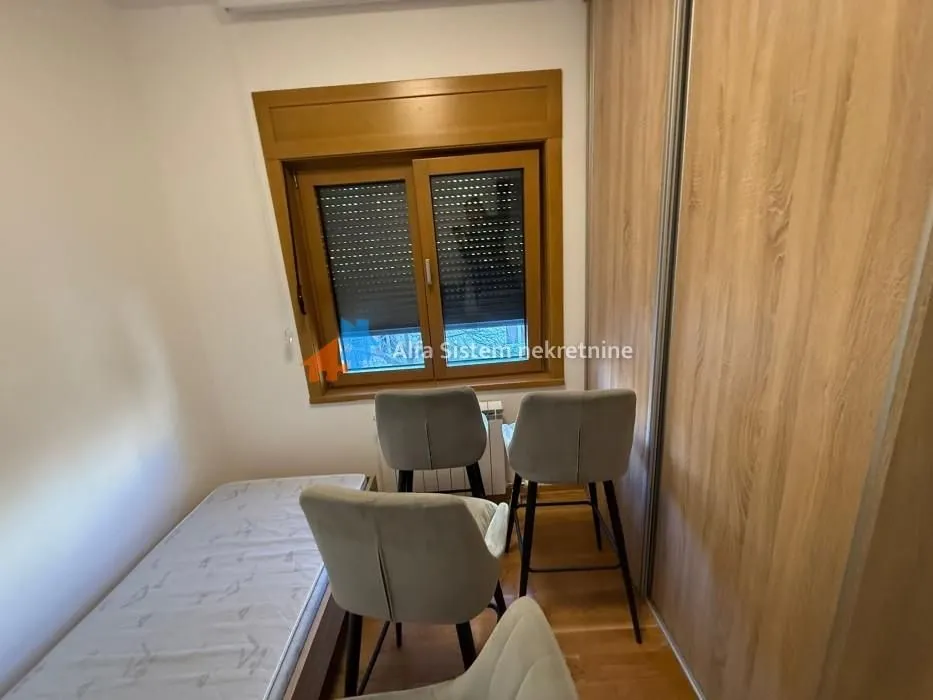 Rent, three bedroom apartment, 56m², Južni Bulevar, Vračar Sve Podlokacije