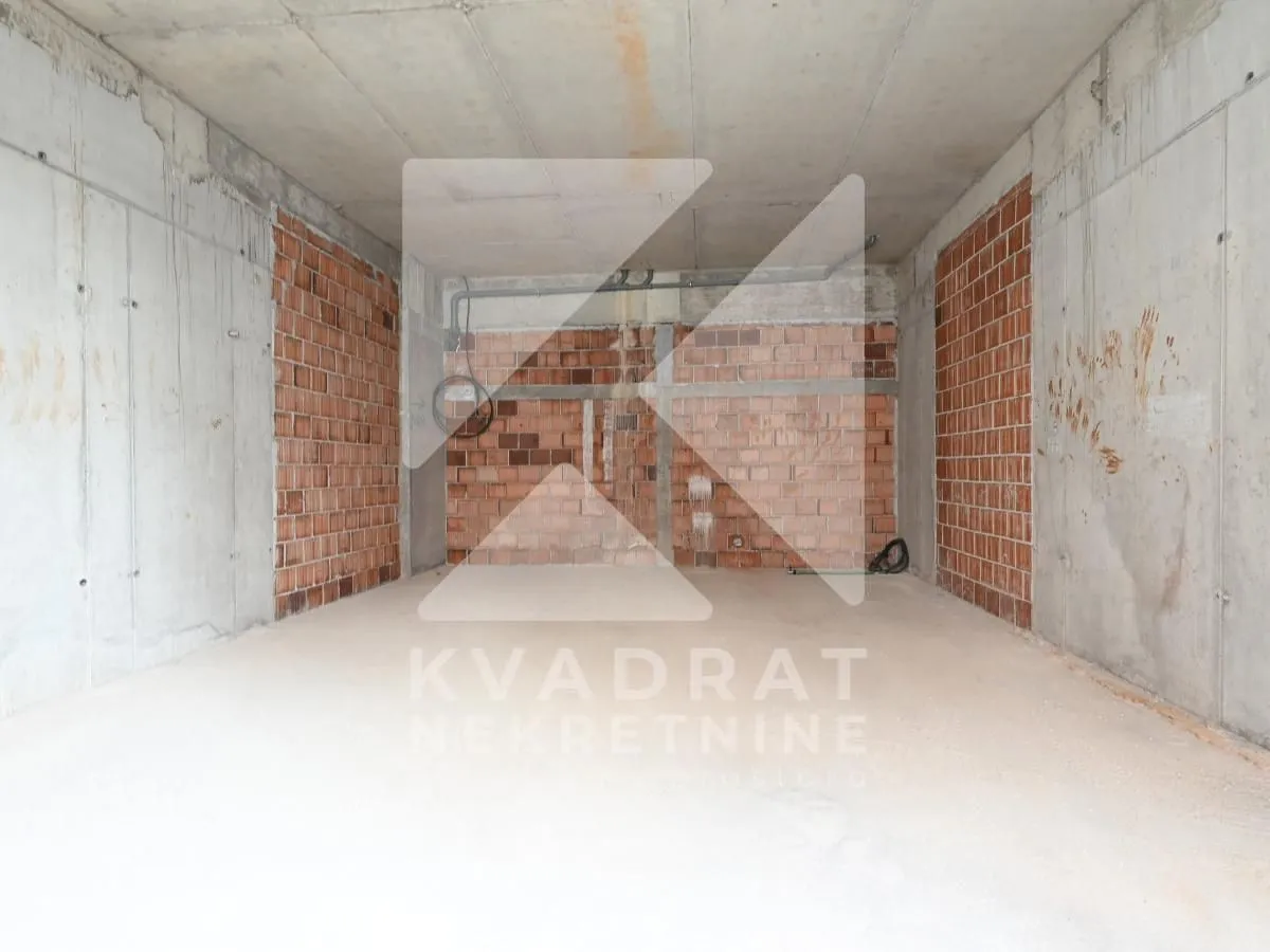 Rent, office space, 100m², Stari Aerodrom, Podgorica