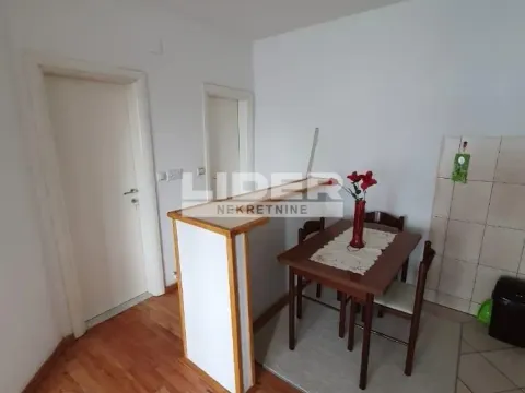 Rent, one bedroom apartment, 43m², Neimar, Vračar Sve Podlokacije - image 5
