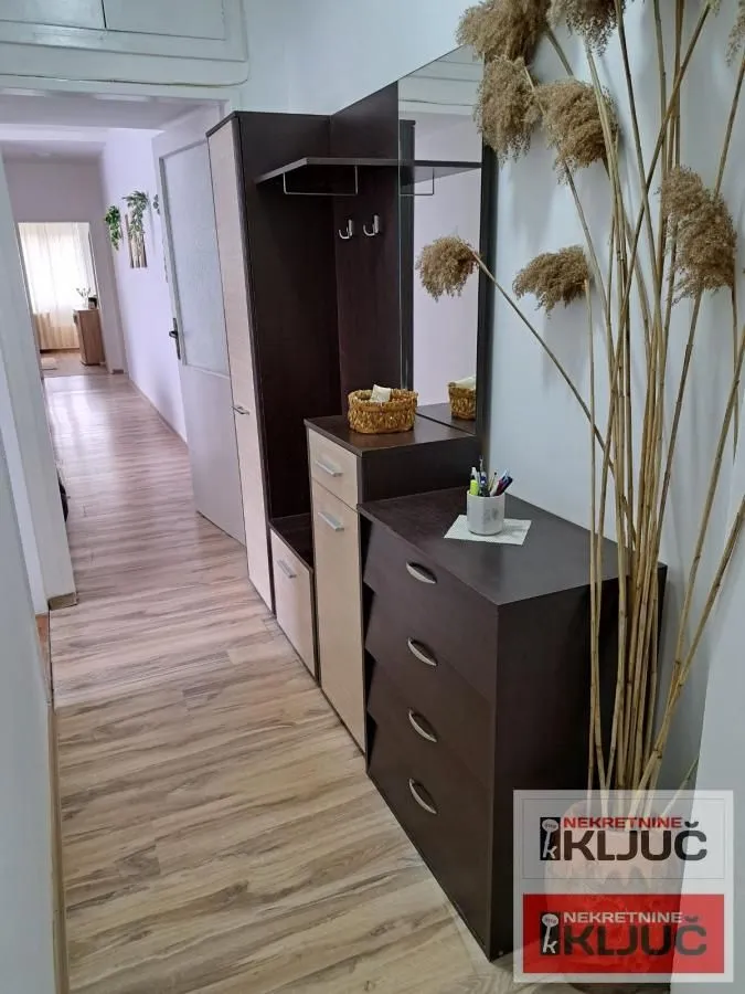 Prodaja, trosoban stan, 71m², Spens, Novi Sad Sve Podlokacije