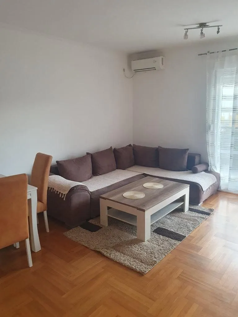 Rent, one bedroom apartment, 50m², Stari Aerodrom, Podgorica