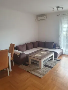 Rent, one bedroom apartment, 50m², Stari Aerodrom, Podgorica - image 11