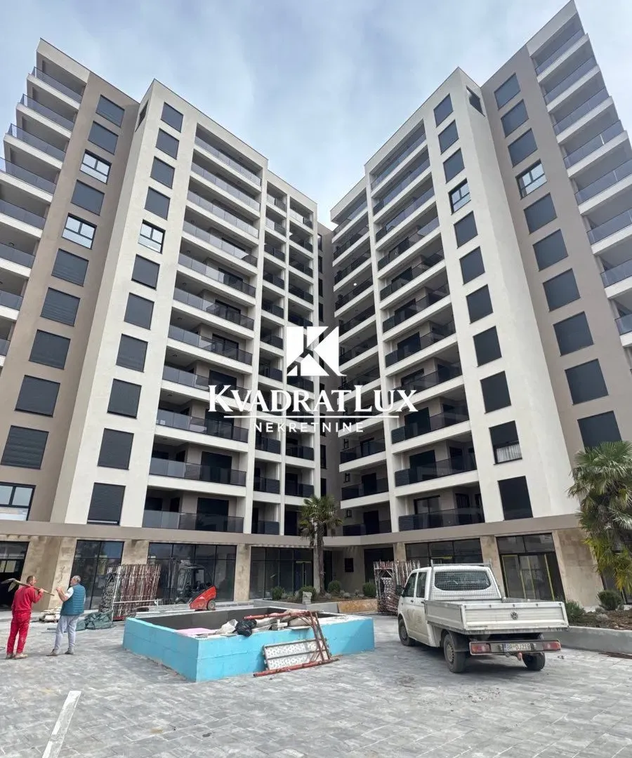 Prodaja, jednosoban stan, 53m², Centar, Bar