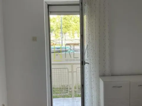 Prodaja, dvosoban stan, 65m², Stari Aerodrom, Podgorica - image 9